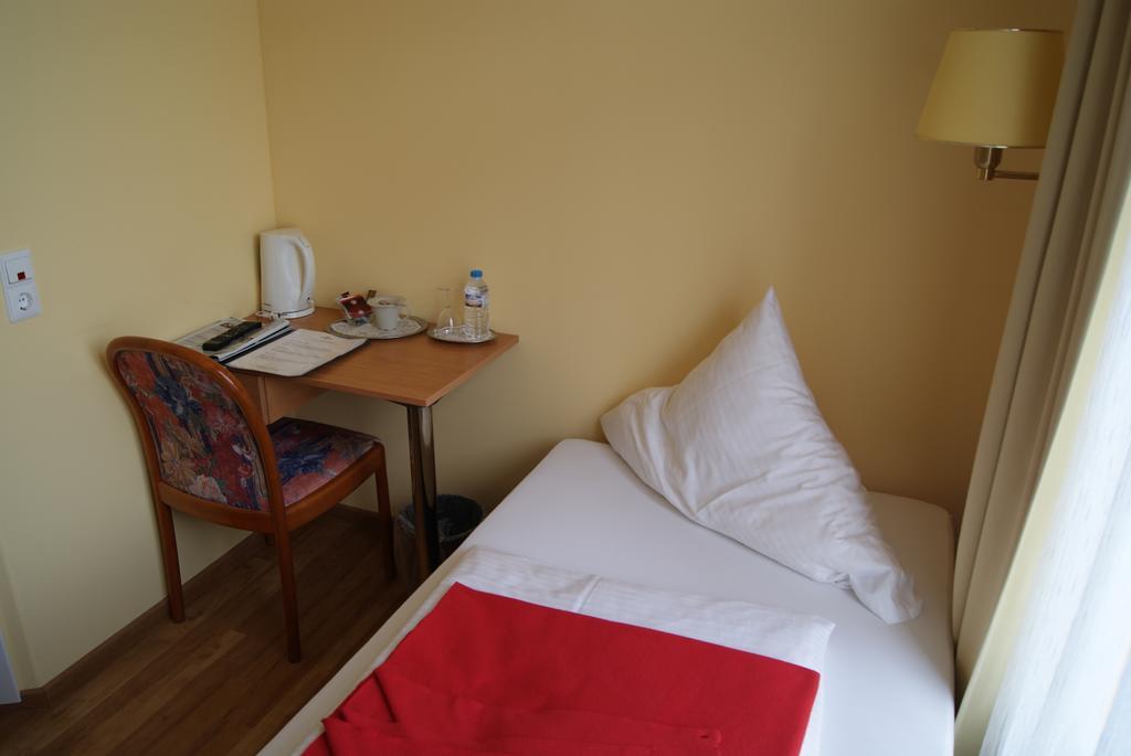 Hotel Villa Kisseleff Bad Homburg vor der Höhe Zimmer foto